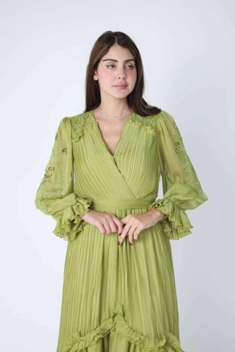 فستان ناعم بأكمام وقصة ياقة V