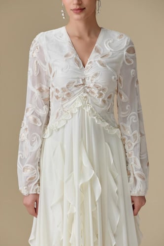 فستان شيفون تطريز ناعم على الصدر والاكمام