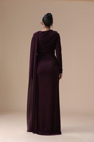 فستان درابيه بانسيابية فاخرة