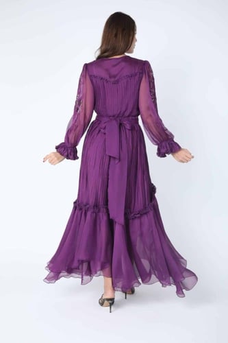 فستان ناعم بأكمام وقصة ياقة V