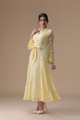 فستان دانتيل ناعم