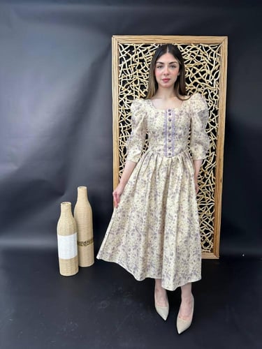 فستان مشجر باكمام انيقة