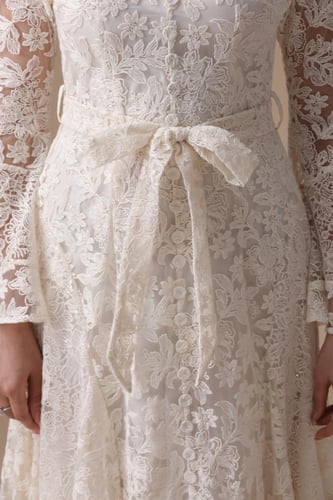 فستان دانتيل ناعم