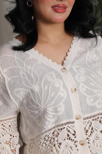 طقم “أناقة دانتيل فاخرة” – فخامة ناعمة بإطلالة راق...