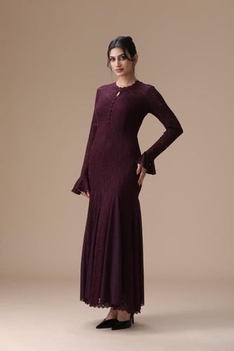 فستان “دانـتيل أميرة الكلاسيك” – فخامة ناعمة بإحسا...