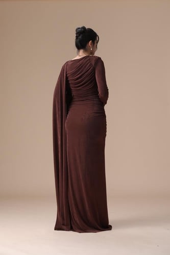 فستان درابيه بانسيابية فاخرة