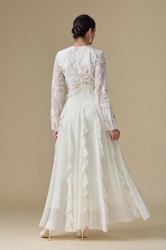 فستان شيفون تطريز ناعم على الصدر والاكمام