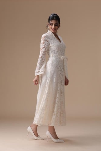 فستان دانتيل ناعم