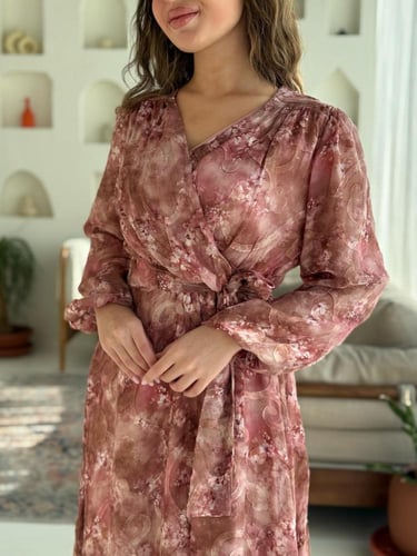 فستان طويل مشجر