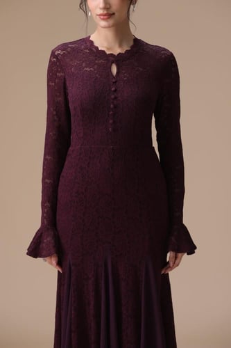 فستان “دانـتيل أميرة الكلاسيك” – فخامة ناعمة بإحسا...