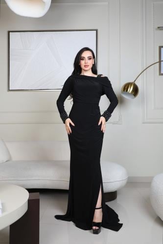 فستان اسود طويل باكمام مطرزه