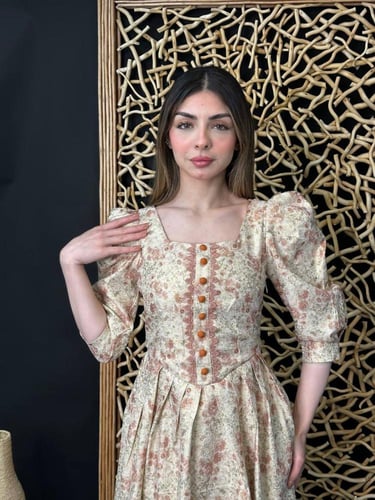 فستان مشجر باكمام انيقة