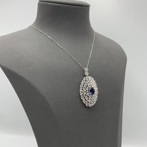 طقم مميز تصميم الماس عيار 18 الوزن 8.45