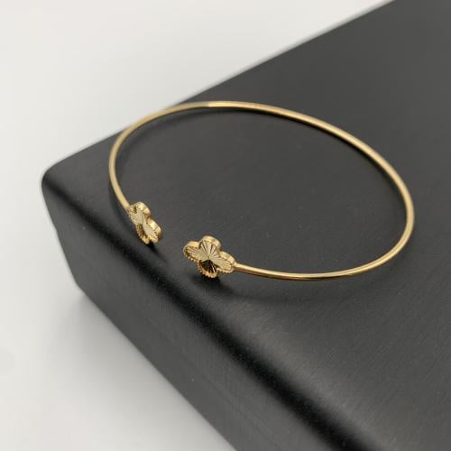 سوار ذهب إيطالي عيار 18 بتصميم راقٍ ووزن خفيف 2.1...