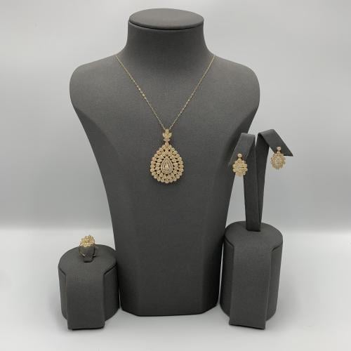 طقم مميز تصميم الماس عيار 18 الوزن 10.72