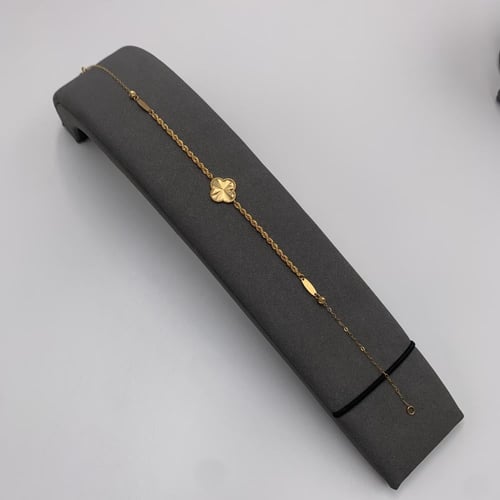 طقم ذهب بحريني عيار 21 تصميم ناعم فاخر وزن 4.8 جرا...