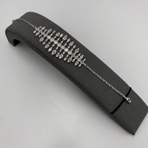 طقم مميز تصميم الماس عيار 18 الوزن 53.9