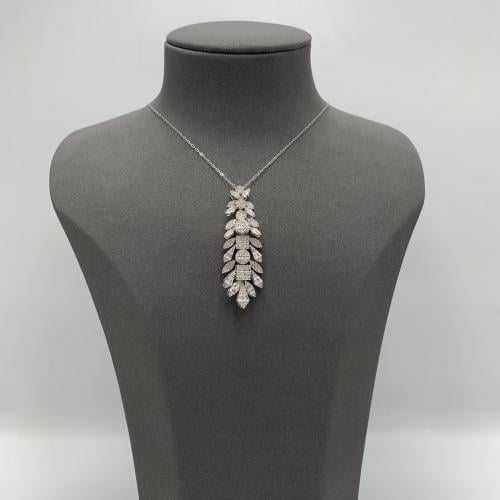 عقد مميز تصميم الماس عيار 18 الوزن 4.9