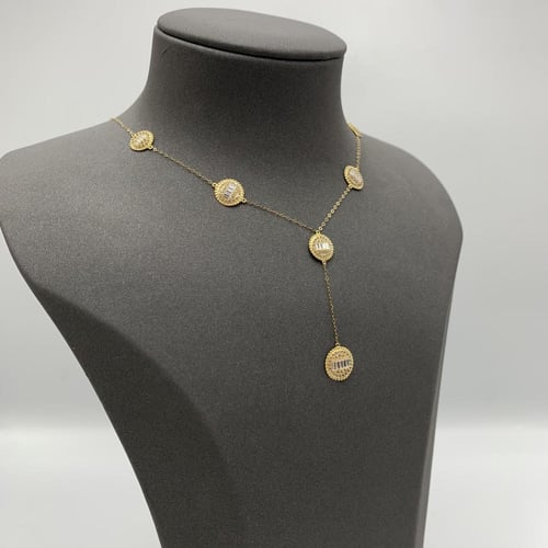 طقم مميز تصميم الماس عيار 18 الوزن 7.03