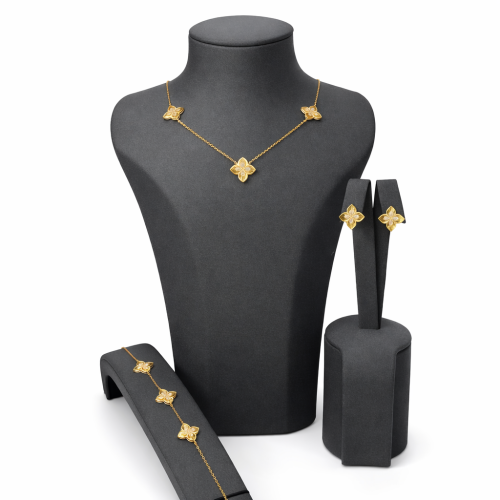 طقم ذهب إيطالي عيار 18 وزن 11.29 جرام