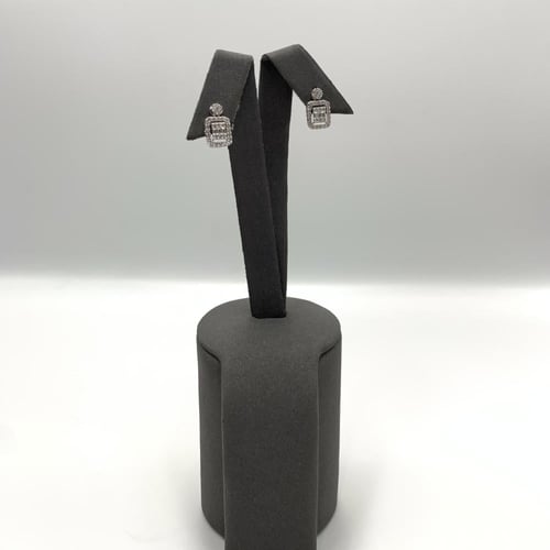 طقم مميز تصميم الماس عيار 18 الوزن 8.74