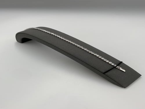 سوارة إيطالي ذهب أبيض عيار 18 بفصوص لامعة – وزن 7....