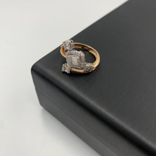 خاتم مميز تصميم الماس عيار 18 الوزن 4.25