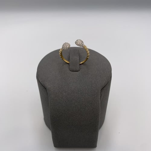 خاتم إيطالي ذهب عيار 18 – تصميم مفتوح مرصع 1.12 جر...