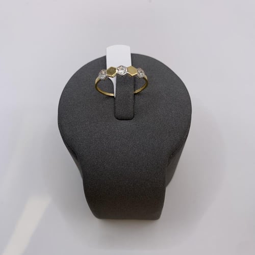 طقم ذهب إيطالي عيار 18 وزن 5.79 جرام بتصميم أنيق