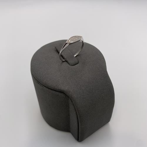 خاتم إيطالي ذهب عيار 18 – وزن 0.83 جرام بتصميم بيض...