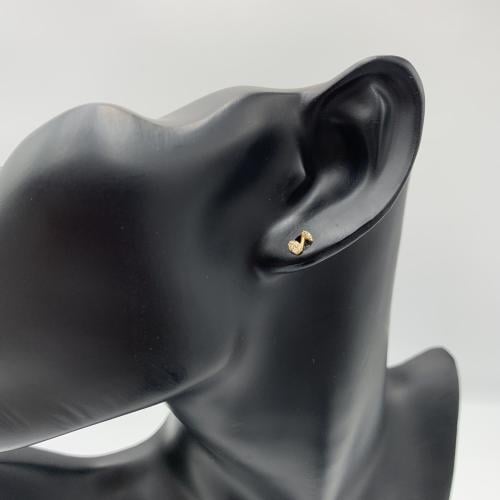 حلق مميز ايطالي تصميم الماس عيار 18 الوزن 0.5