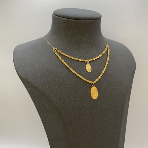 عقد ذهب عيار 21 وزن 2.4 جرام بتصميم طبقتين وتعاليق...