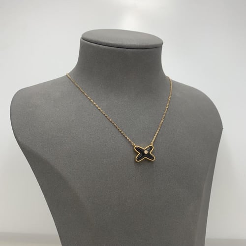 عقد ذهب إيطالي عيار 18 بوزن 3.42 جرام بتصميم فراشة...