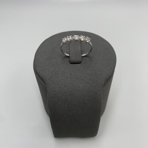 طقم مميز تصميم الماس عيار 18 الوزن 14.4