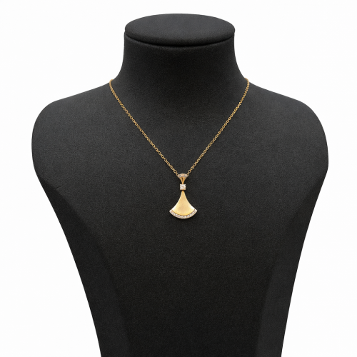 عقد ذهب إيطالي عيار 18 وزن 1.39 جرام بتعليقة مروحة...