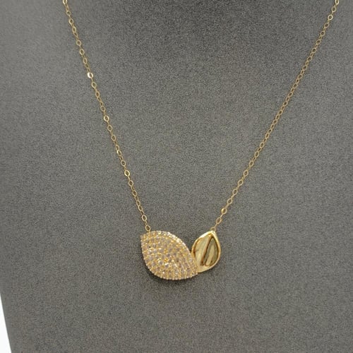 عقد إيطالي ذهب عيار 18 – تصميم أوراق مرصعة 1.2 جرا...