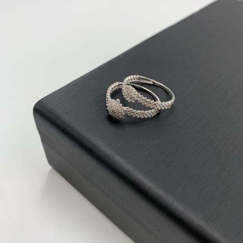 خاتم تونز مميز تصميم الماس عيار 18 الوزن 2.6