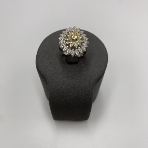 طقم مميز تصميم الماس عيار 18 الوزن 29.8