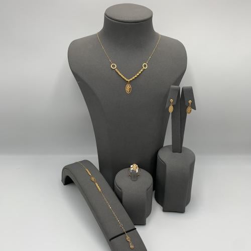 طقم ذهب بحريني ناعم عيار 21 وزن 3.37 جرام