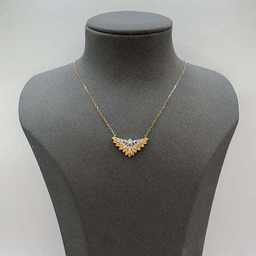 عقد ذهب إيطالي عيار 18 وزن 2.69 جرام بتصميم جناح م...