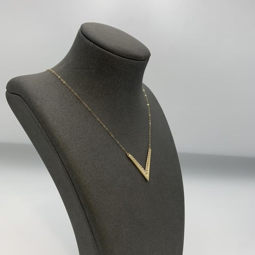 عقد إيطالي ذهب عيار 18 – تصميم V مرصع 1.06 جرام