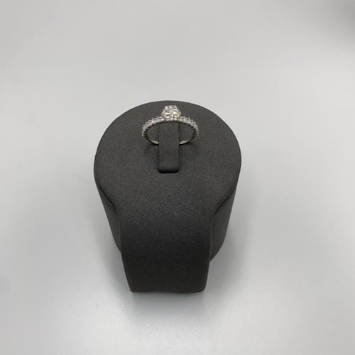 طقم مميز تصميم الماس عيار 18 الوزن 9.41