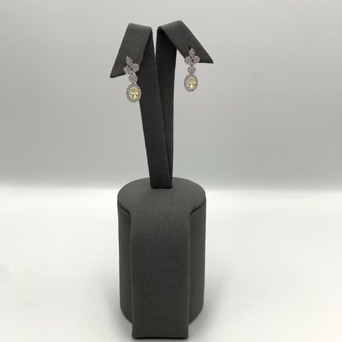 طقم مميز تصميم الماس عيار 18 الوزن 7.95