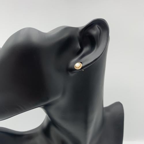 حلق مميز ايطالي عيار 18 الوزن 1.07