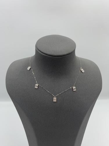 تشوكر مميز وجميل تصميم الماس عيار 18وعملي