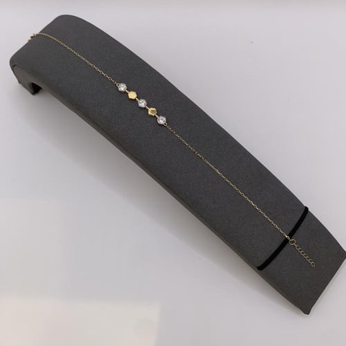 طقم ذهب إيطالي عيار 18 وزن 5.79 جرام بتصميم أنيق