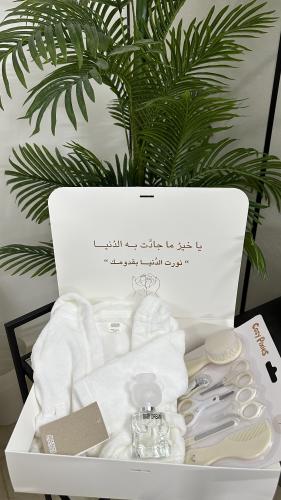 بوكس الاستحمام للجنسين