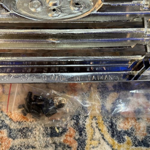 شبك امامي نيكل فورد كراون فكتوريا مدني