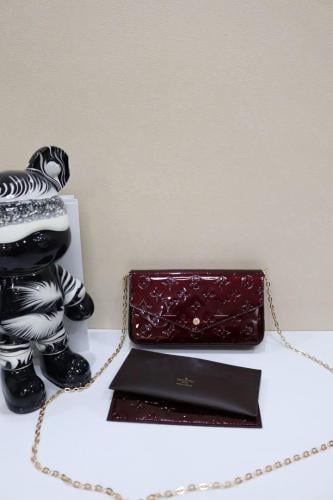 شنطة لويس فيتون عنابي ماستر | بالطلب المُسبق