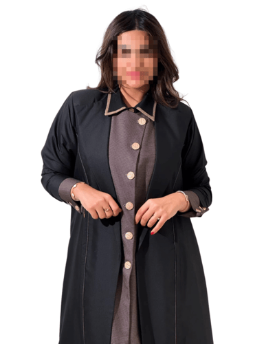 بليزر اسود مزين بديزاين من اللون الكاروهات